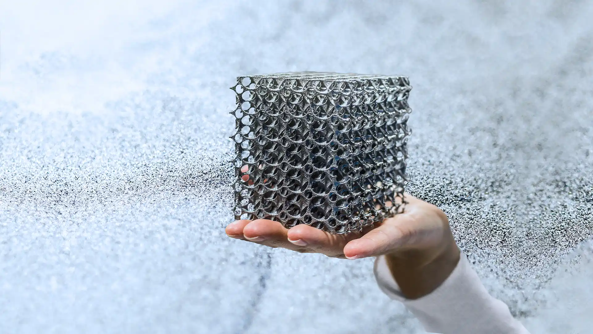 Fine metal mesh on one hand